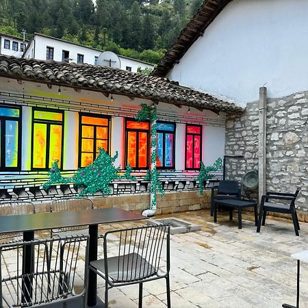 Helin'S Hostel By Backpackers Berat Bagian luar foto