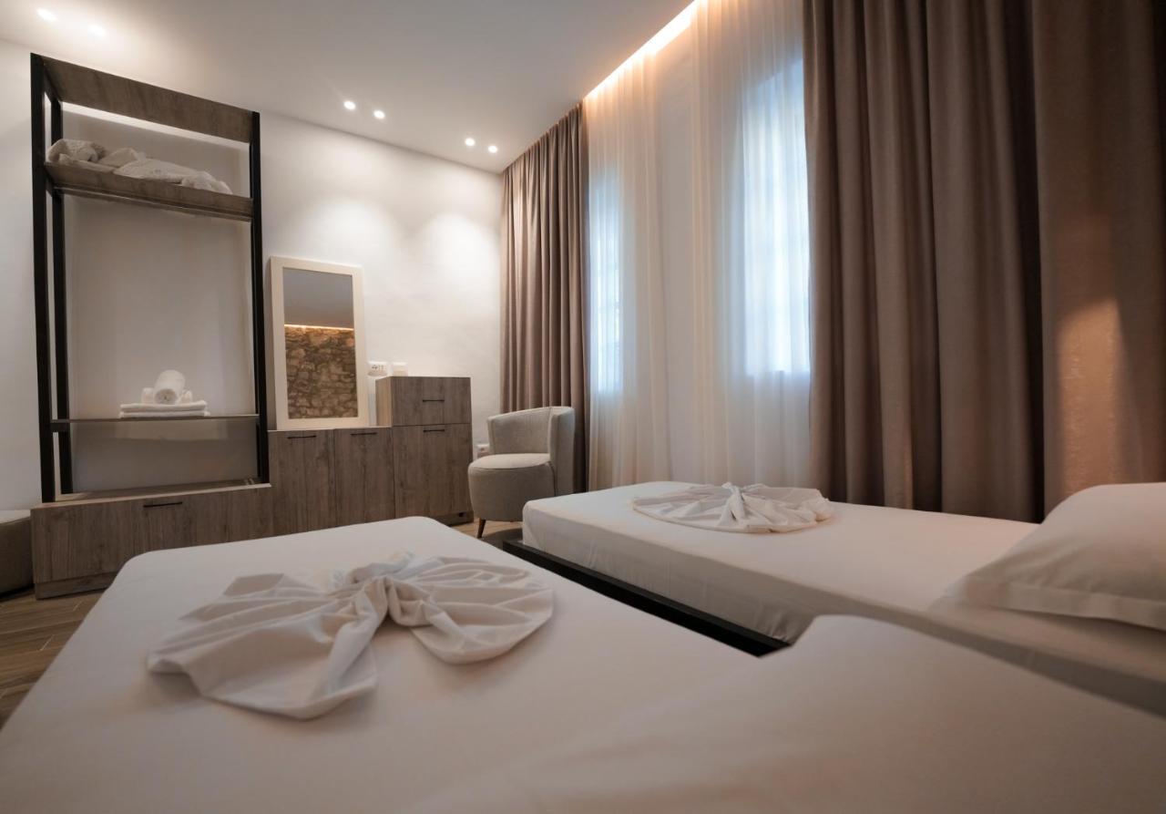 Helin'S Hostel By Backpackers Berat Bagian luar foto