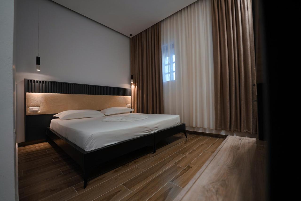 Helin'S Hostel By Backpackers Berat Bagian luar foto