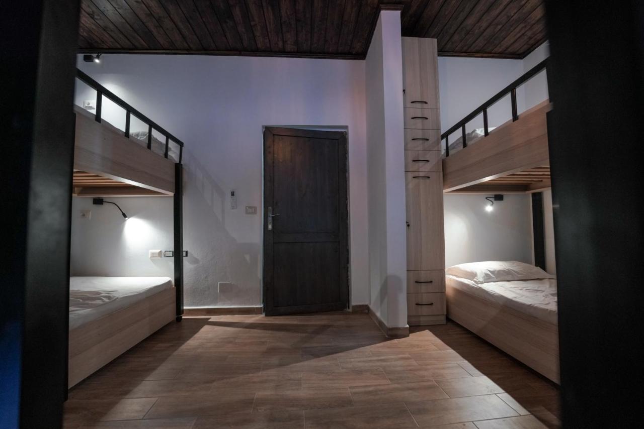 Helin'S Hostel By Backpackers Berat Bagian luar foto